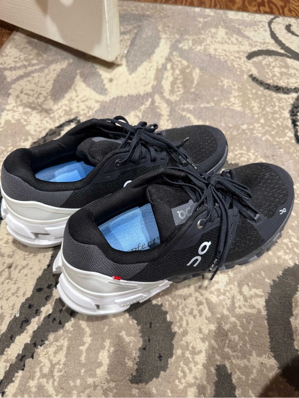 ON Cloudswift Women's Black and White Running Shoes
